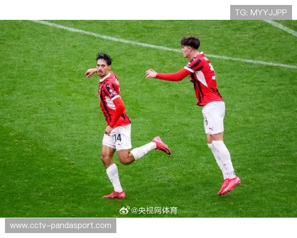 米兰2-2帕尔马，德尔普拉托头槌扳平